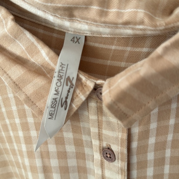 Melissa McCarthy button down plaid - Picture 2 of 3